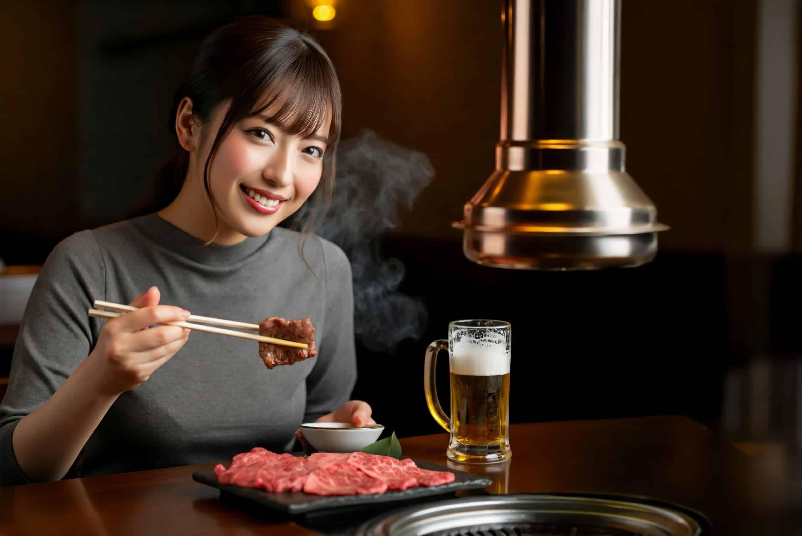 焼肉を食べる女性 姫路駅 焼肉 牛太本陣